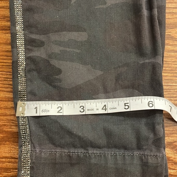 SUNDRY women’s CAMO jeans pants with side SPARKLE seams cotton size 29 - Picture 15 of 16